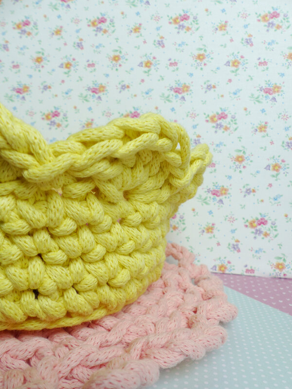 09-corbeille-flamant-rose-creavea-rico-design-dmc-ricorumi-nova-vita-macrame-crochet