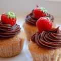 Cupcakes mini-fraises, ganache chocolat (strawberry chocolate cupcakes)