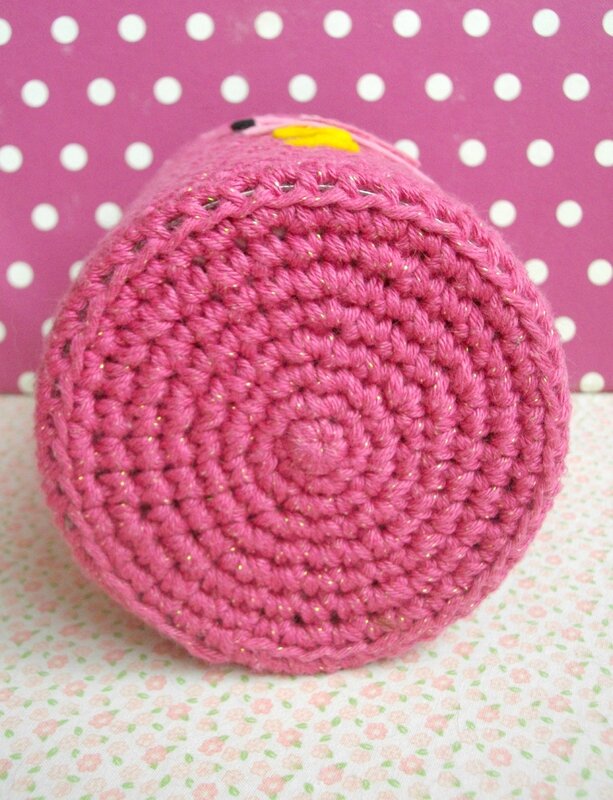 rond-crochet-fond-boite-laine-rose-vide-poche-the-serial-crocheteuses-&-more