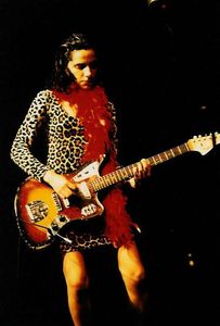 1993_06_PJ_Harvey_Casino_de_Paris_01