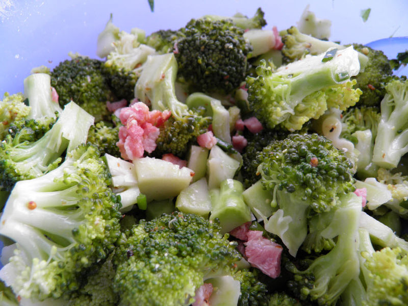 Salade de brocolis et lardons Friends & Co
