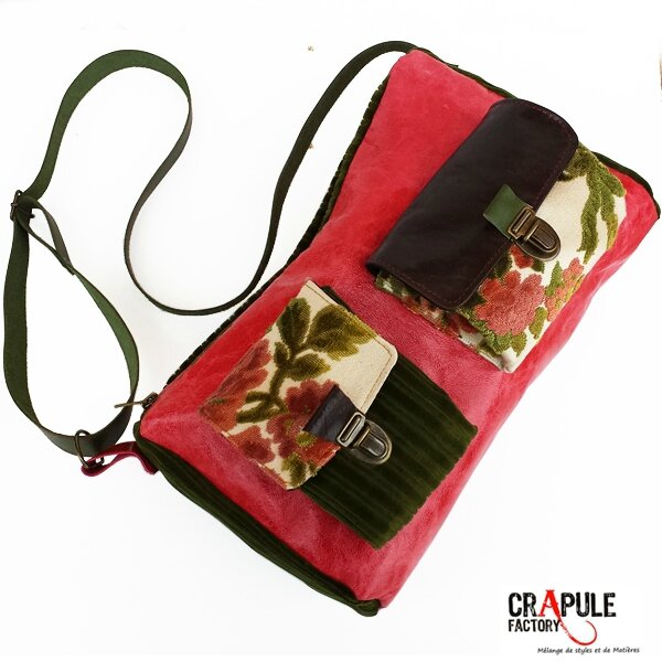 ORIOS sac de créateur Cuir original style retro en cuir velours et tapisserie fleur.
2 poches à soufflet à l'avant décalées.fermoir clip vieilli.
Côtés en cuir beige grisé . poche intérieure.
Bandoulière réglable cuir rivetée
Ouverture