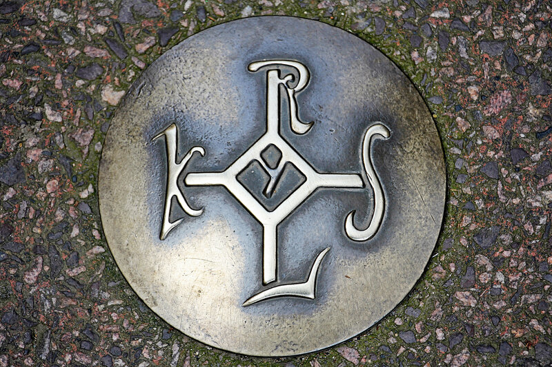ground-number-walk-metal-religion-seal-591961-pxhere