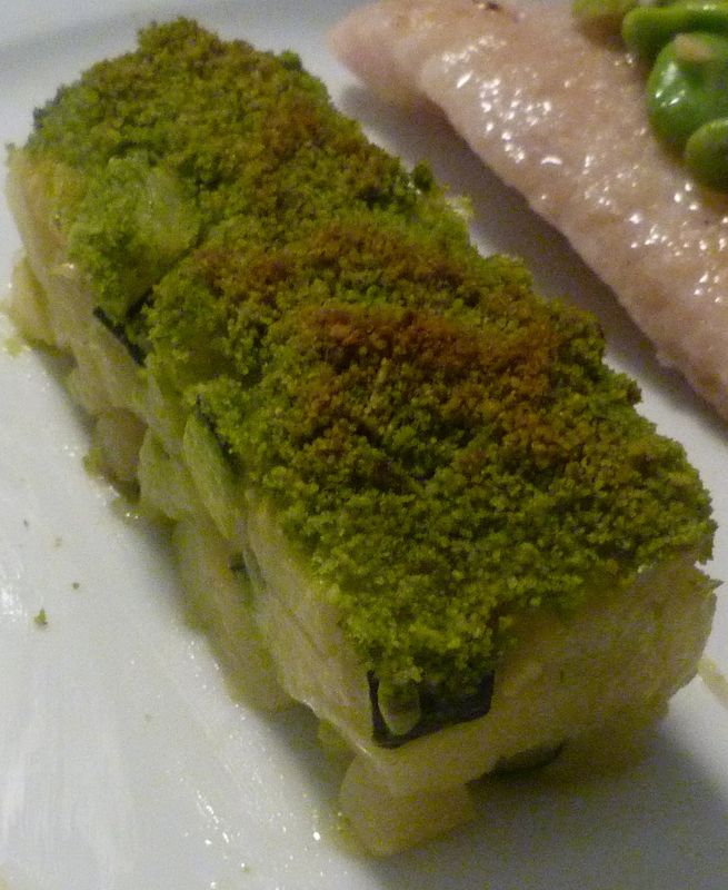 Filet mignon en croûte de persil & parmesan, sauce cognac Bonheurs en