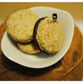 ..biscuits coco de martha stewart (gourmandisés avec du chocolat !)..