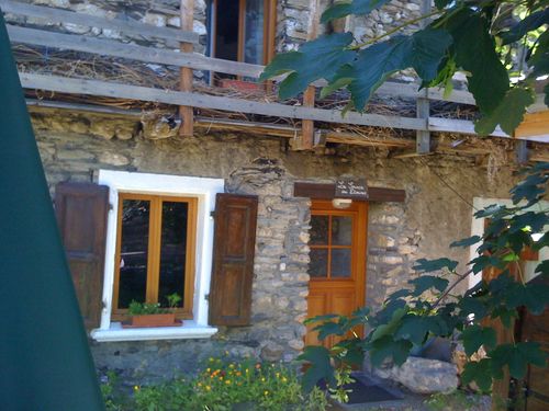 La Source des Diounes - Facade