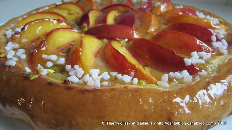TARTE BRIOCHEE AUX NECTARINES JAUNES