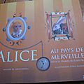 Alice au pays des merveilles : dans le terrier du lapin blanc, illustrations d'eric puybaret