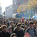 Macron t'es foutu les lycéens et les etudiants avec les gilets jaunes sont dans la rue : démission !