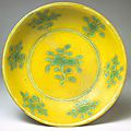 Plate with flowers, ming dynasty, jiajing period (1522-1566)