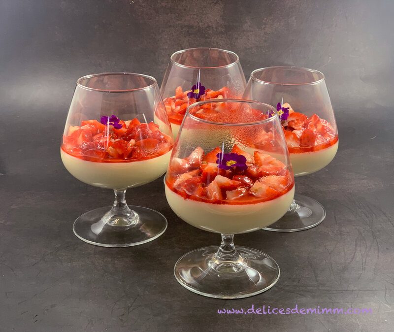 Panna cotta fraises et violette 2
