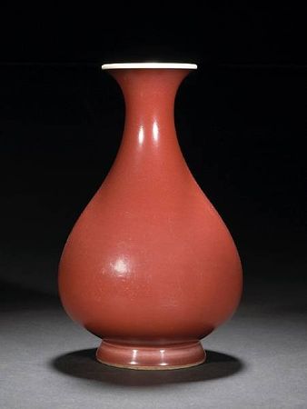 A_copper_red_glazed_porcelain_vase__yuhuchunping_