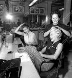 1952-09-FOX_studios-01-dressing_room-1-hair_dresser_esperanza-jean_peters-1