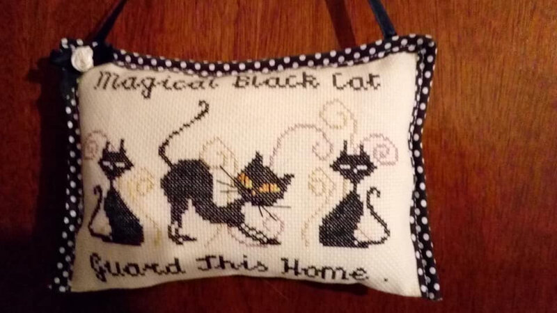 COUSSIN " MAGICAL BLACK CAT "