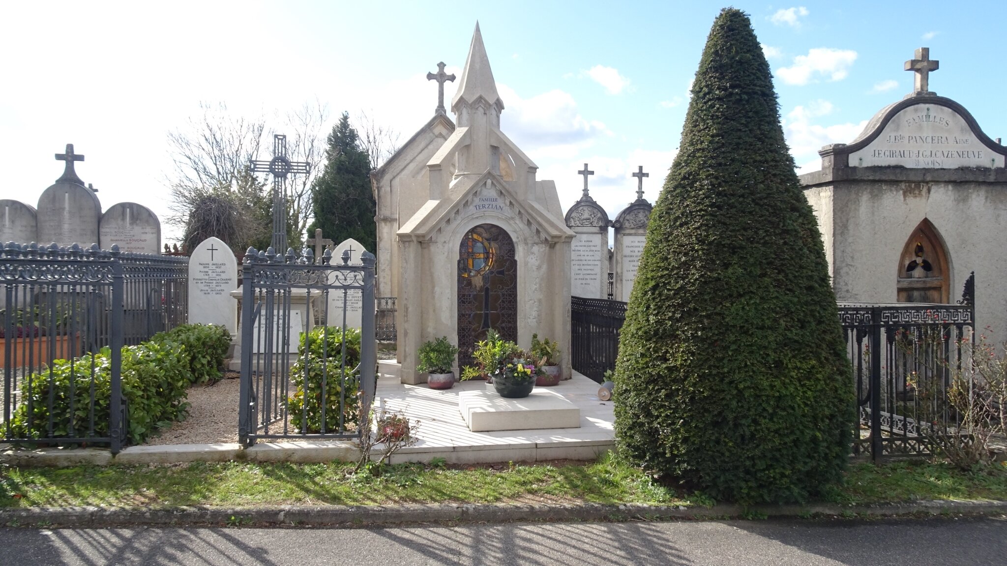 Le cimetière de Loyasse Le Monde de Mathilde
