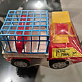 00848 camion transport cage marque feral 