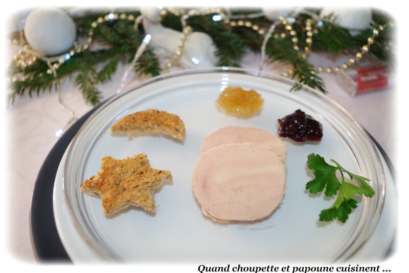 assiette de foie gras d'oie entier, chutney aux oignons et chutney cerice vinaigre balsamique-5418
