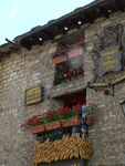 Ainsa__sur_la_place