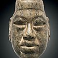 Tête d'une statuette anthropomorphe, culture olmèque, mexique préclassique moyen, 1200-600 av. j.-c. 