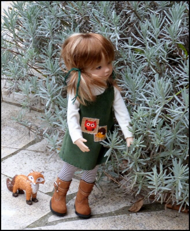 Jolie Petite Poupée De Renard Dans La Mise Au Point Sélective De La Chambre  Des Enfants Banque D'Images et Photos Libres De Droits. Image 205226794