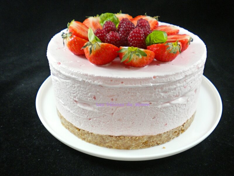 Gâteau nuage glacé aux fraises 2