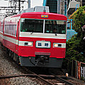 Tôbu 1800系, from Horikiri station