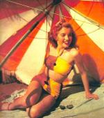 1947-02_03-Fox_publicity-sitting02-bikini_bicolor-umbrella-020-2