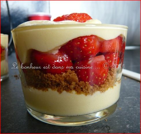 Tiramisu Chocolat Blanc Et Fraises Le Bonheur Est Dans Ma Cuisine