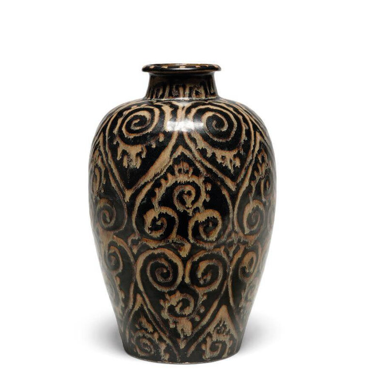 A rare Jizhou 'guri'-style vase, meiping, Song dynasty (960-1279)