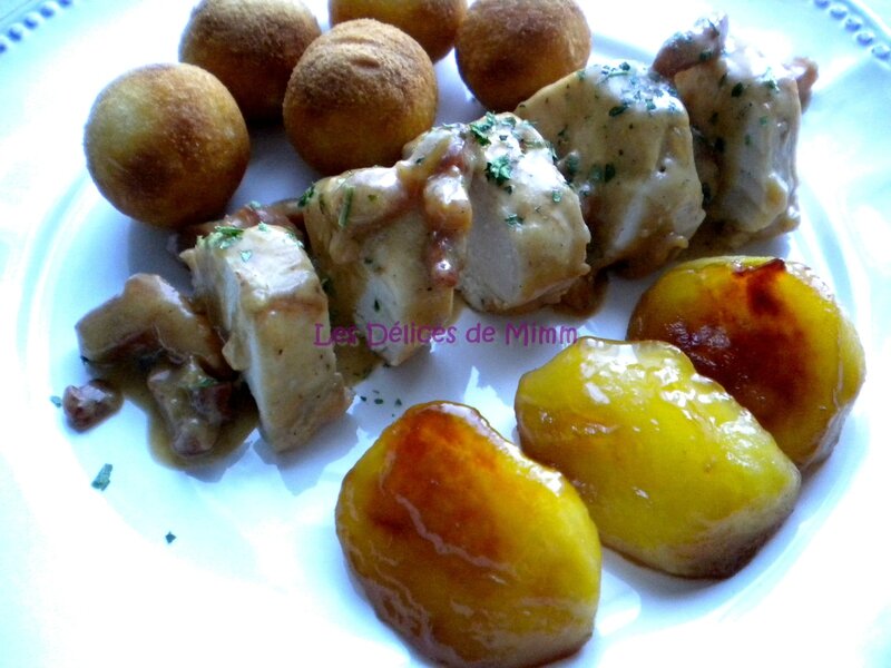 Filets de poulet au cidre, lardons et pommes caramélisées 4