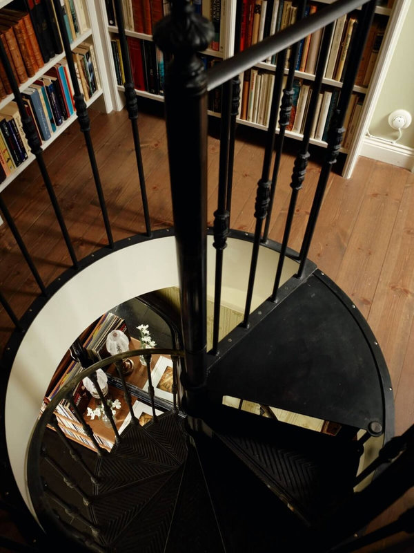 black-spiral-staircase-nordroom-1125x1500