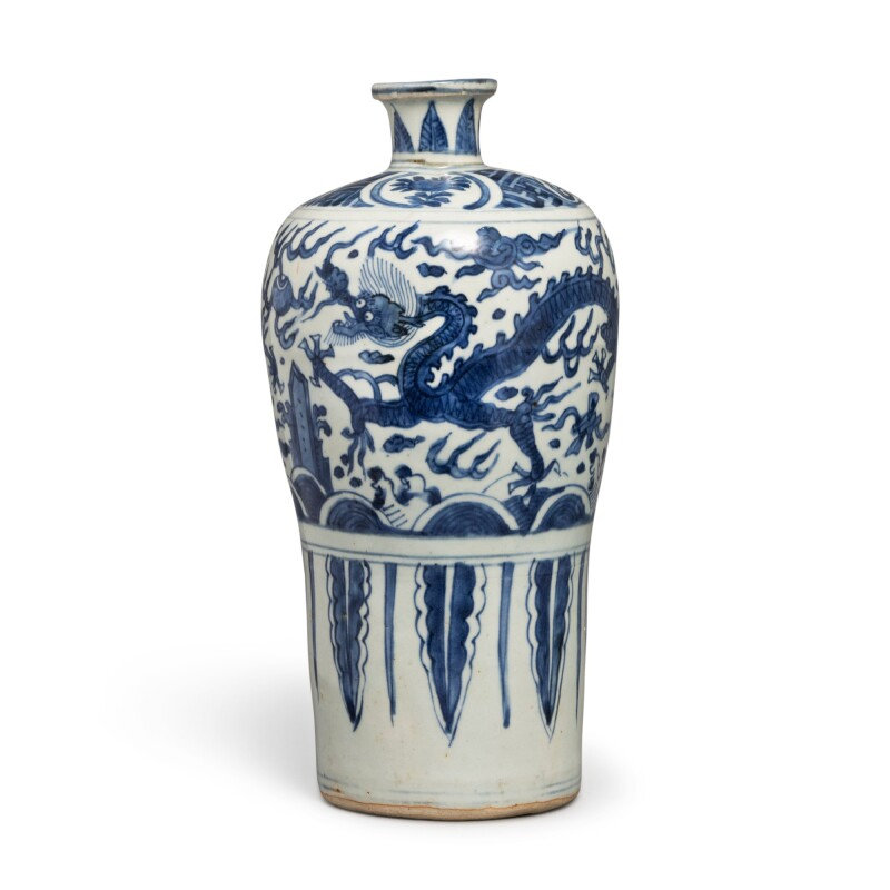 A blue and white 'dragon' vase (Meiping), Ming dynasty, Wanli period