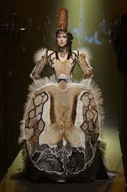 Résultat de recherche d'images pour "défilé haute couture juillet 2015 jean paul gaultier bigoudène"