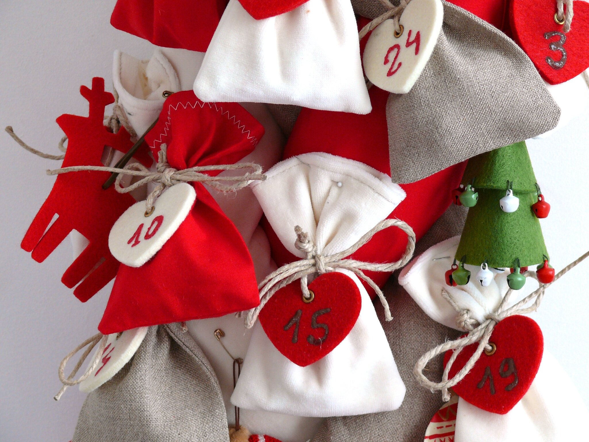 Mini Sac Cadeau Noël - Couleur au choix - Jour de Fête 