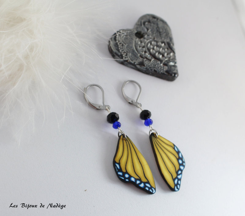 boucles d'oreilles ailes de papillon moutarde