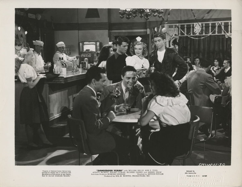 Dangerous_Years-affiche-Lobby_Card-USA-1948-serie2-1-2