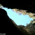 Bonifacio - La voute de la grotte du Sdragonatto rappelle la forme de la Corse