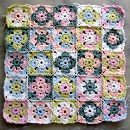 D_but_Couverture_Fleurs_Carr_es