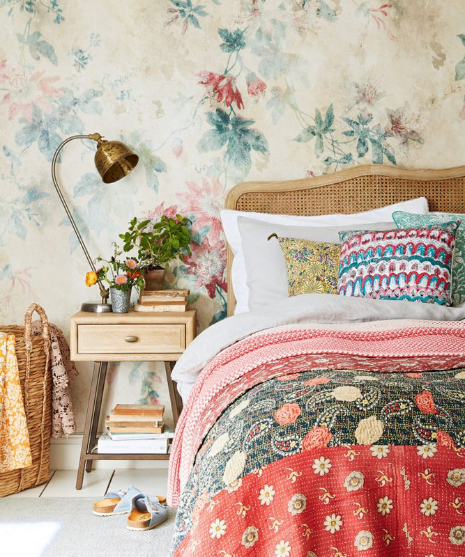 floral-bedroom-wallpaper-ideas-767x920