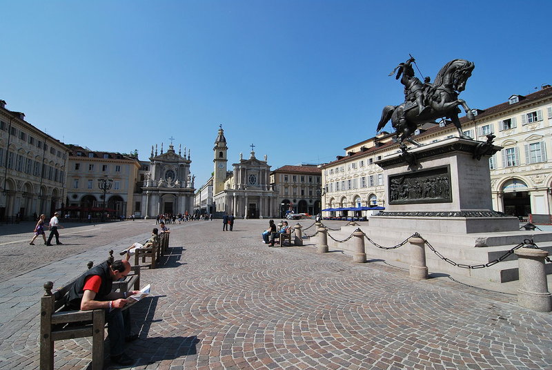 1280px_Turin_piazza_san_carlo_2009