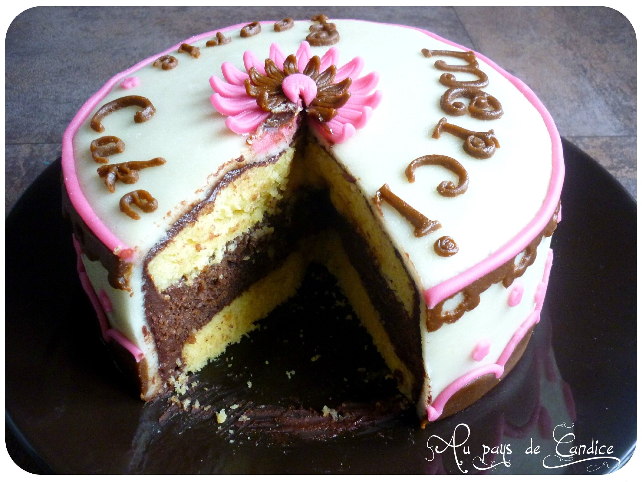 La décoration de gâteau avec des sprinkles - Féerie cake
