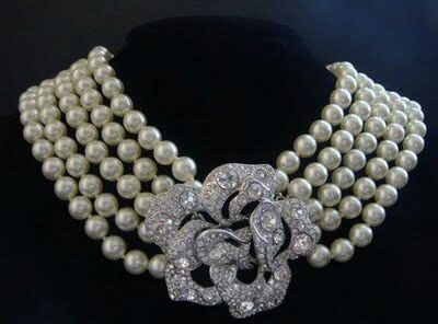 929a987b316f836fd3d1201aead7bff2--tiffany-pearl-necklace-tiffany-jewelry