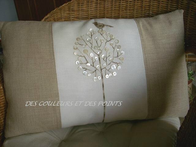 COUSSIN ARBRE BOUTONS BIS