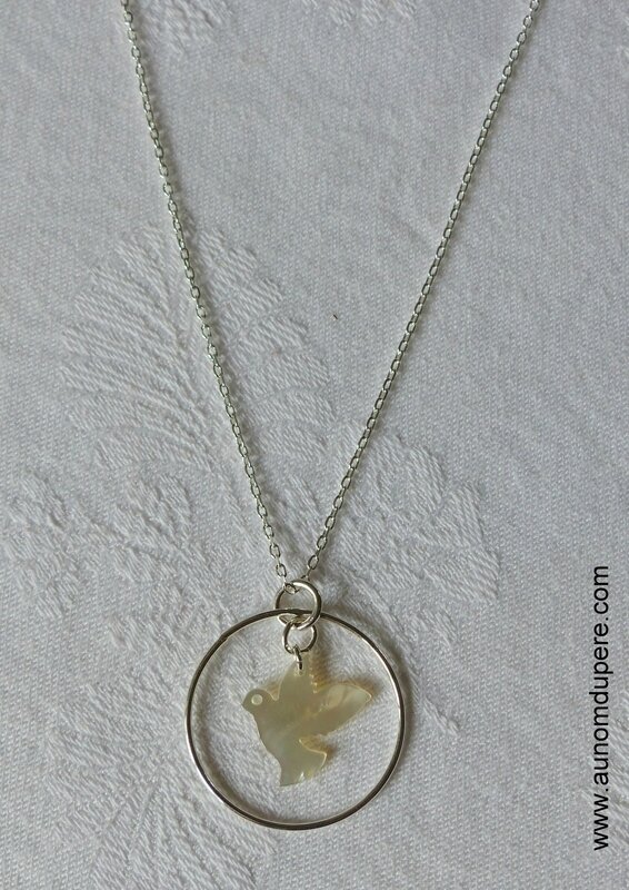 Collier Spiritus (nacre) - 33 €