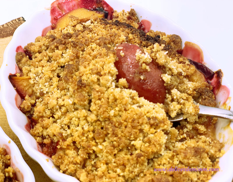 Crumble aux prunes rouges à la cannelle 4