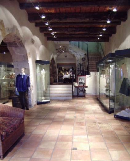 Musée vêtement provençal