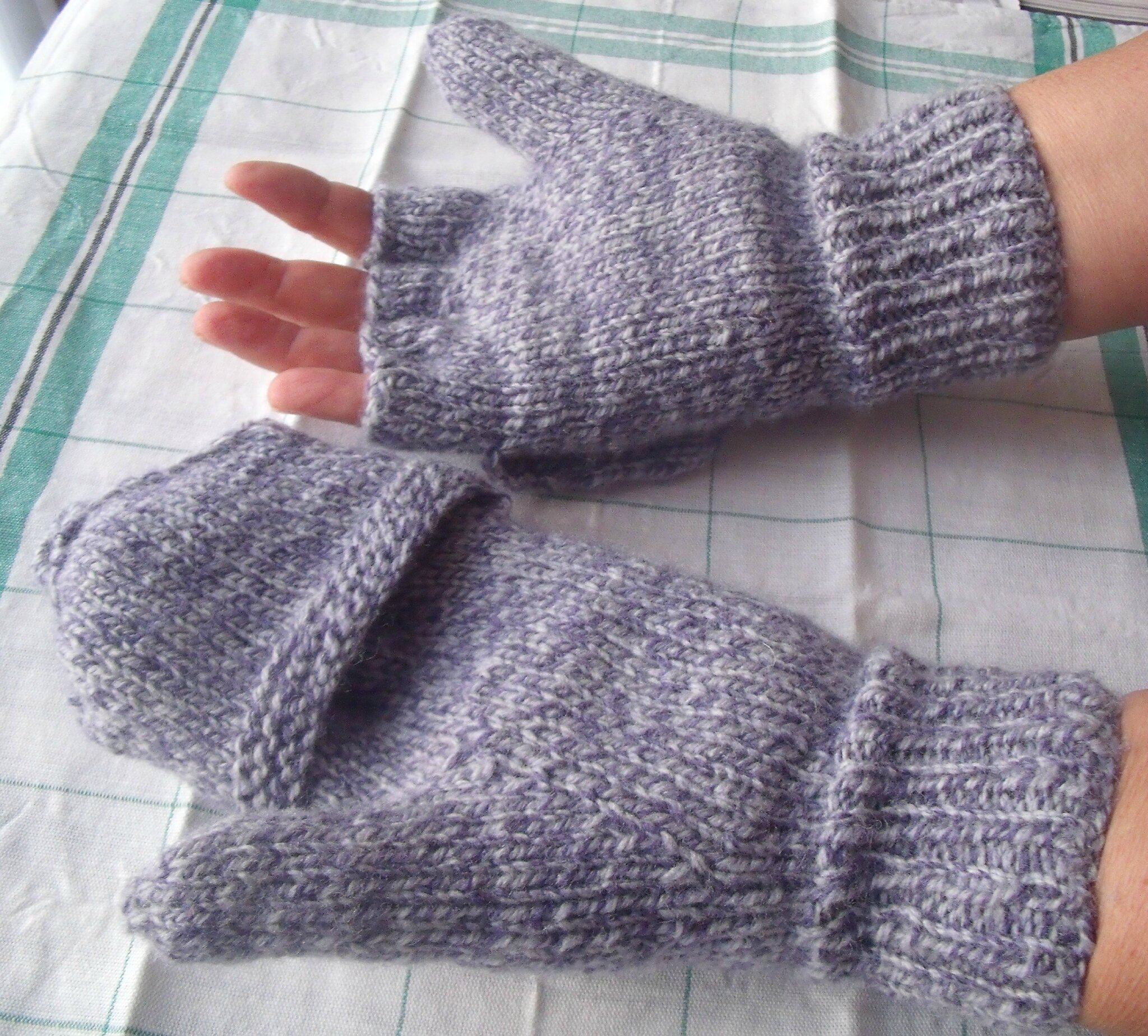 comment tricoter des gants moufles  Tricot, Comment tricoter, Mitaines  tricot