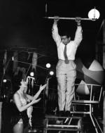 Gina_Joe-1955-set_trapeze-1