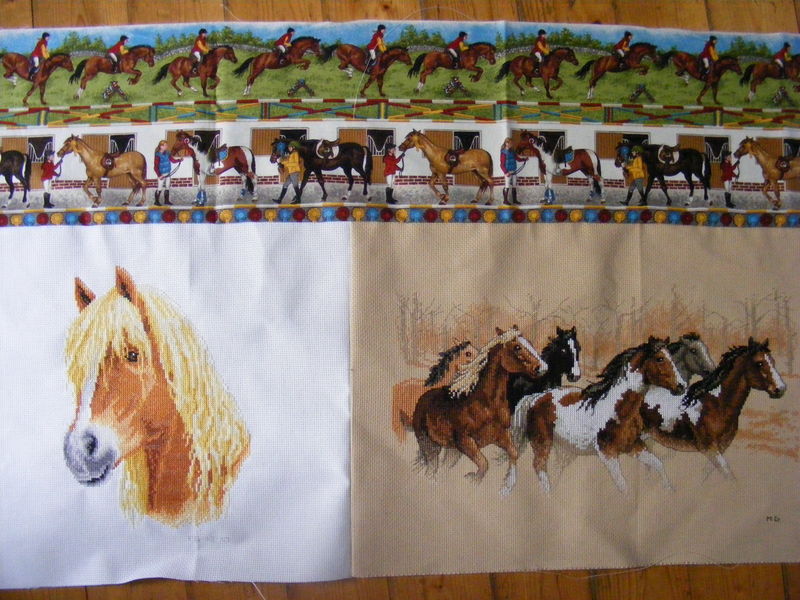 Rideau patchwork chevaux avec points de croix - fildeloire Rideau patchwork chevaux avec points de croix - fildeloire