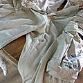 Vieux bermuda : en premier : un sac